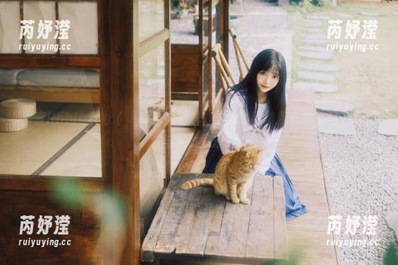 探索Habin夏彬 (하빈)的透明魅力：高清图集展示她的独特风格与灵动气息！